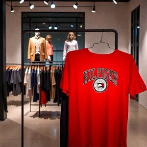 Tommy Hilfiger Youth Red T-Shirt Size XL (18–20) Like New